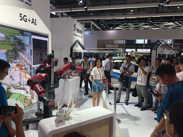 5G + robotics at MWCS 18.